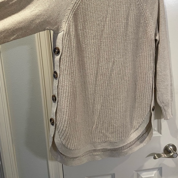 Cream sweater with button enclosed sides - Picture 5 of 5